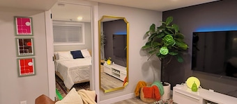 Full kitchen + TV Subscriptions + Luxurious bed