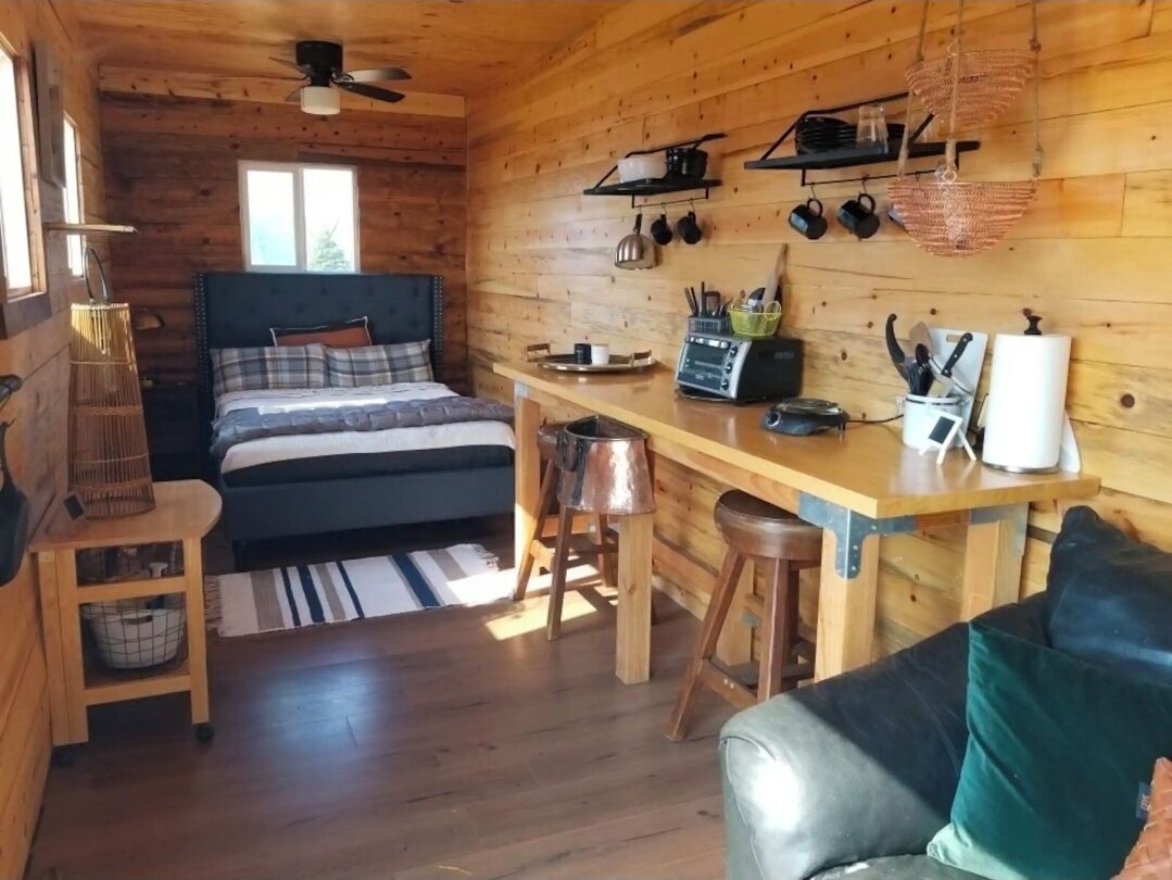 2 bedrooms, bed sheets