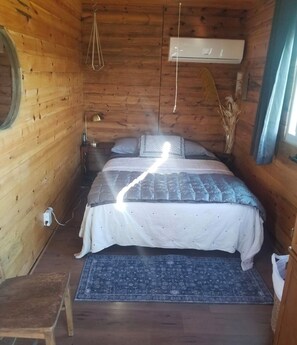 2 bedrooms, bed sheets