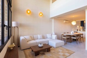 TV - VLC Host - Reina 166 B (Valencia)