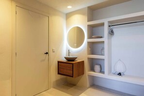 Interior - VLC Host - Reina 166 B (Valencia)