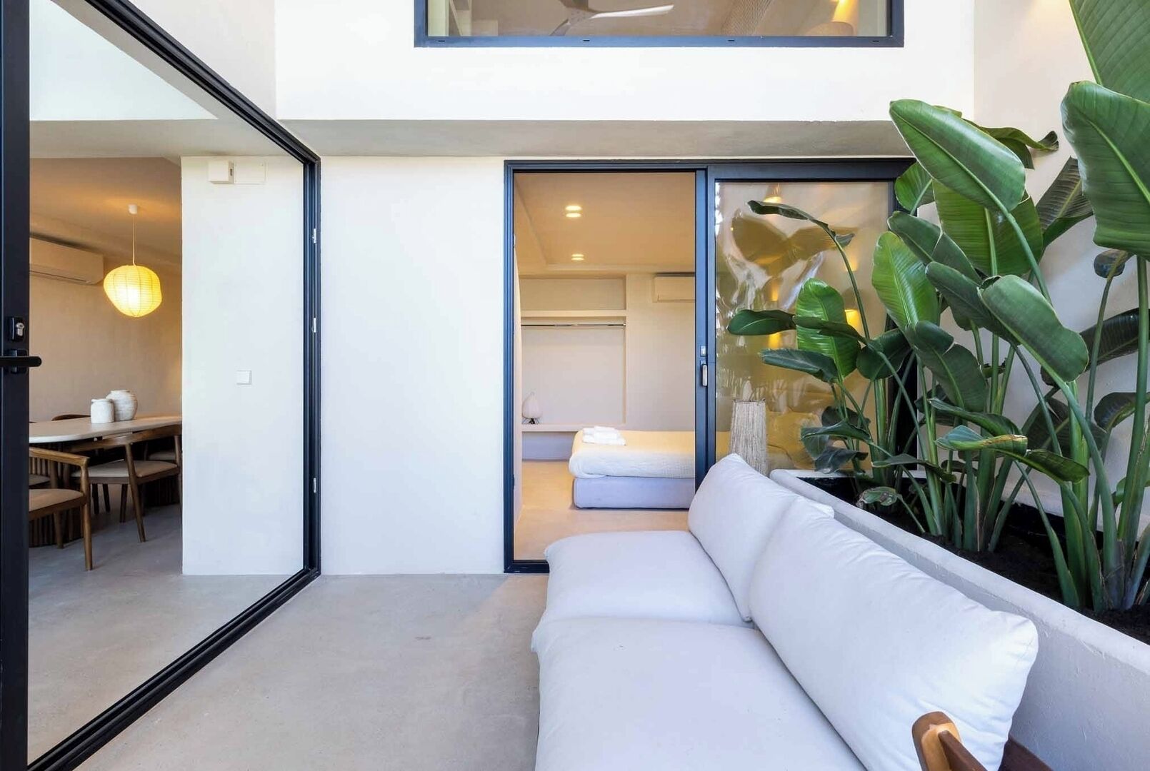 3 bedrooms, iron/ironing board, travel crib, free WiFi