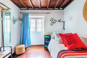 Iron/ironing board, travel cot, WiFi, bed sheets - Casa das 10 Janelas at Monsanto (Monsanto)