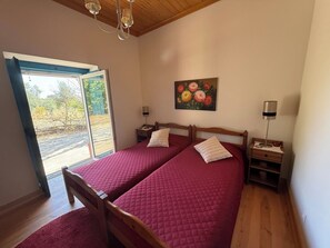 3 chambres, fer et planche à repasser, lit parapluie, Wi-Fi