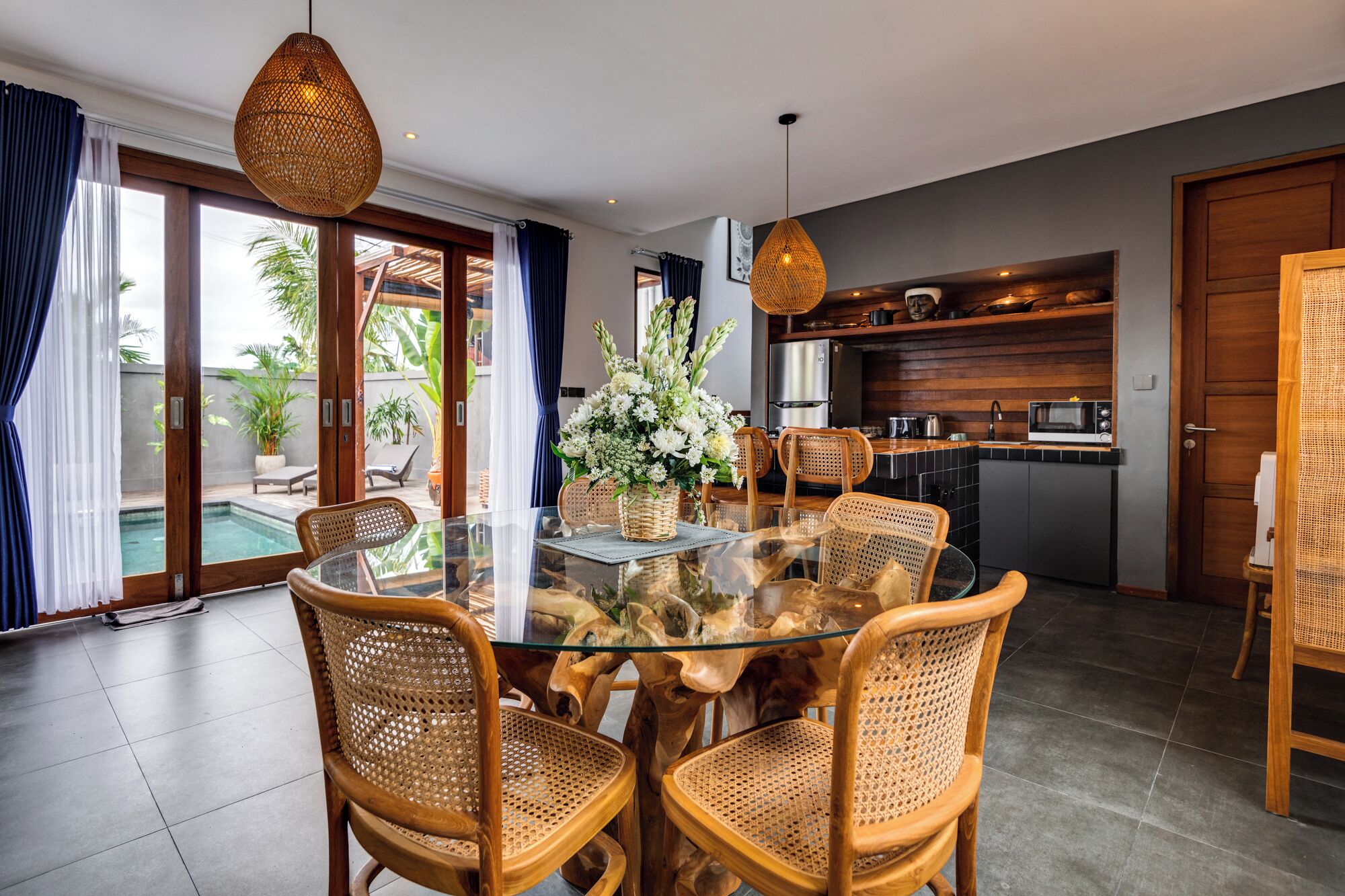 Villa, 2 Bedrooms | Dining