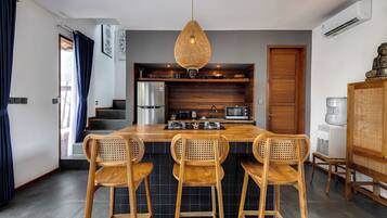 Villa, 2 Bedrooms | Private kitchen | Toaster