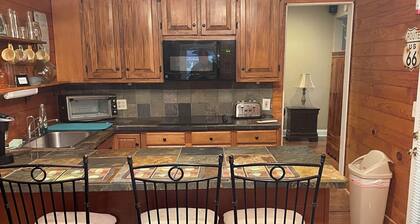Cozy 1-bedroom cottage in delightful Cartersville with AC