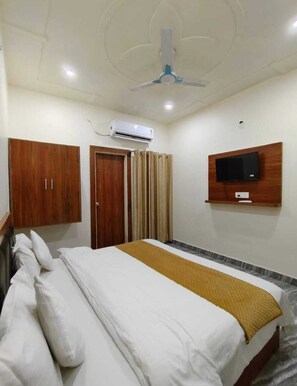 Habitación con 1 cama matrimonial o 2 individuales, balcón, vista a la ciudad | Wifi gratis 