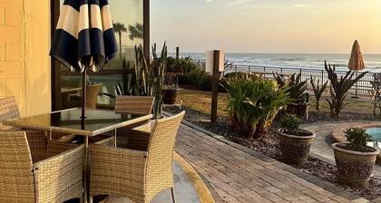 4 studios 4 bathrooms - Family & Friends Beach Retreat - Sleeps up to 20