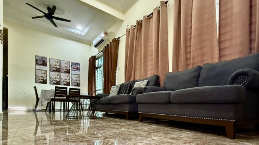 Homestay Selesa KPB Guest House