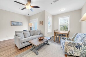 TV - Hidden Lake Condos 222, short walk to Gulf Place! (Santa Rosa Beach)