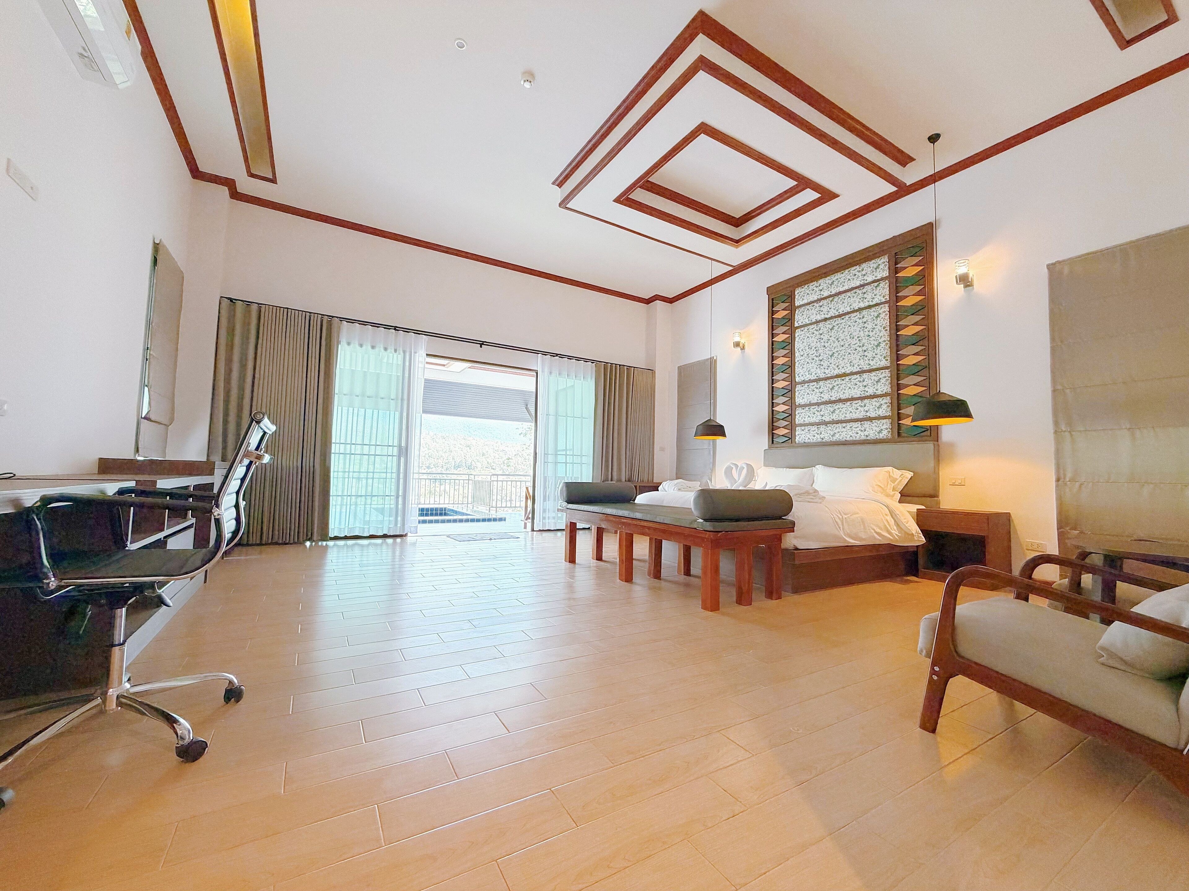 Deluxe Room, Balcony, Mountain View