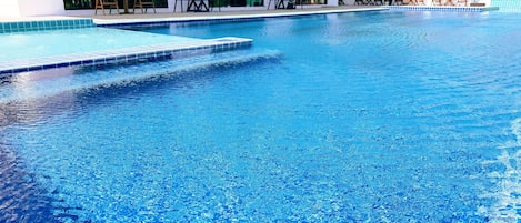 Piscine couverte, piscine extérieure