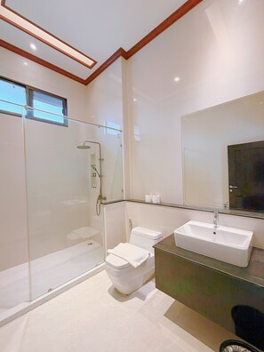 Japanese-style Room, Patio | Bathroom