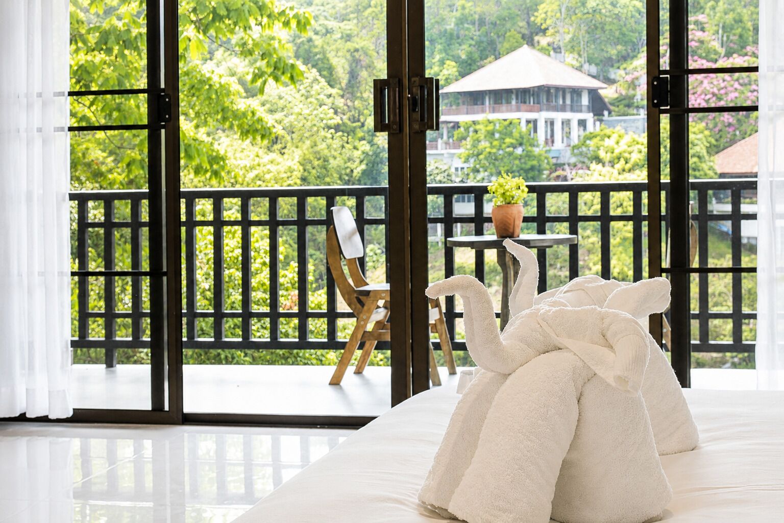 ห้องสไตล์ญี่ปุ่น, ลานระเบียง | ห้องพักตกแต่งอย่างมีเอกลักษณ์, ผ้าม่านกันแสง, Wi-Fi ฟรี, ผ้าปูที่นอน
