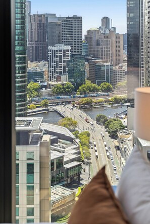 Interior - Luxe Skyline Suite. Views, Heated pool, Gym, Sauna, Steam beside Crown Casino (Southbank)