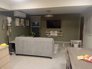 Apartment, 2 Schlafzimmer, barrierefrei, Stadtblick | Innenbereich