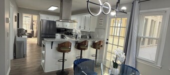 Luxury 4BR Retreat • PS5 • Massage Chair • Renovated