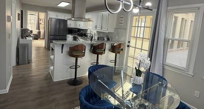 Luxury 4BR Retreat • PS5 • Massage Chair • Renovated