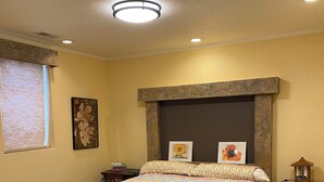 2 habitaciones, tabla de planchar con plancha, wifi y ropa de cama
