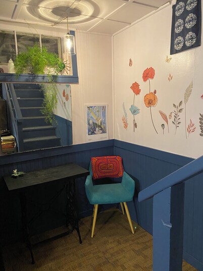 Cozy and Eclectic 2-bedroom basement apartment in charming Kearney