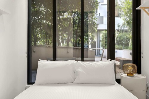 Bright Inner-North Stay with Pool Access