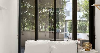 Bright Inner-North Stay with Pool Access