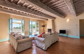 Smart TV, fireplace - 3 bedroom cozy apartment in Trequanda (Trequanda)