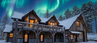 New! Spacious Lodge | 3 Kings | Hot Tub & Fire Pit