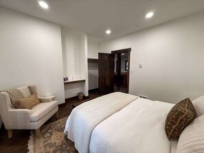 6 habitaciones, tabla de planchar con plancha y wifi gratis 