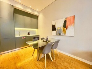 Dining - Douro Apartments Sao Miguel (Porto)