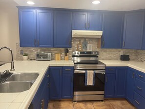 Fridge, microwave, oven, stovetop - Cozy 2bd 2ba in Chula Vista (Chula Vista)