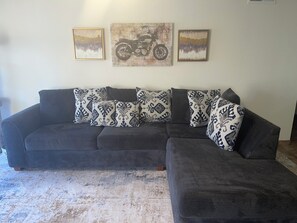 Smart TV, books - Cozy 2bd 2ba in Chula Vista (Chula Vista)