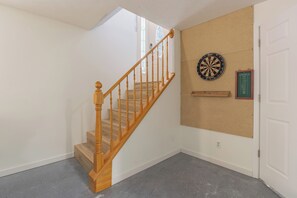 Interior - Riverbend Retreat- walk to golf course (South Haven)