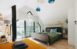 2 bedrooms, travel cot, free WiFi