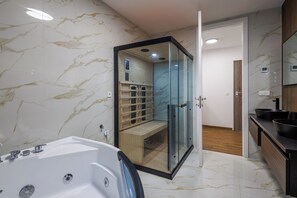 Shower, jetted bath, hair dryer, towels - Luxury City Penthouse Adialuxe S7, Rijeka, Croatia (Rijeka)