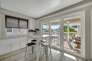 Apartamento Premier, 2 habitaciones, junto a la playa | Restauración