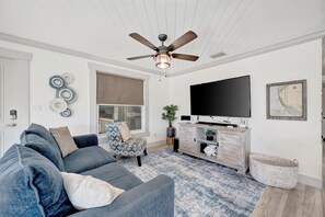 Apartamento Premier, 2 habitaciones, junto a la playa | Zona de estar