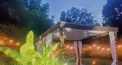 JUST LISTED! Tiki Oasis-sleeps 12, Pool/Sand Beach, World Cup