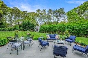 Outdoor dining - Ultimate Chatham Getaway with Outdoor Oasis (Chatham)