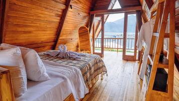 Suite, pemandangan danau | Meja kerja, Wi-Fi gratis, dan seprai linen