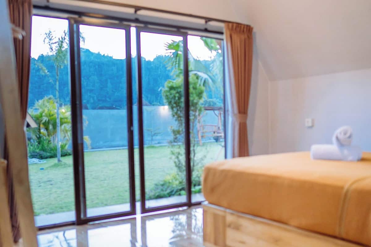 Cabin Deluxe, quang cảnh vườn | Bàn, truy cập Internet không dây miễn phí, bộ trải giường 