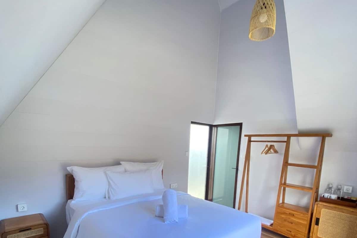 Deluxe-Ferienhütte, Gartenblick | Schreibtisch, kostenloses WLAN, Bettwäsche