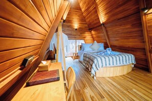 Suite, vistas al lago | Escritorio, wifi gratis, ropa de cama