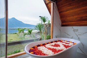 One Bedroom Suite Villa Lake View | Bathroom | Hair dryer, towels, soap, shampoo - The Dewi Tasik Kintamani (Kintamani)