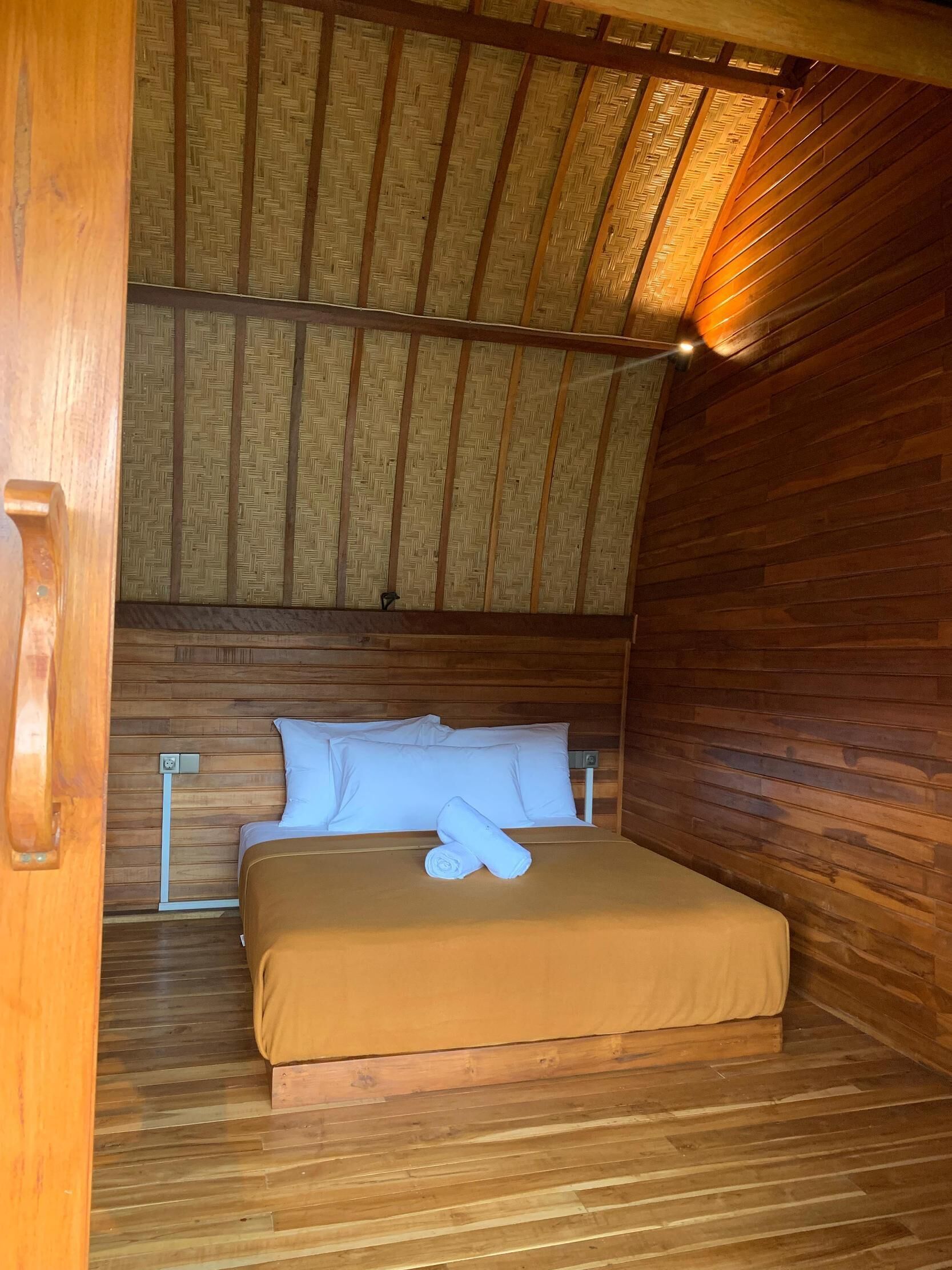 Nhà Duplex, quang cảnh vườn | Bàn, truy cập Internet không dây miễn phí, bộ trải giường 