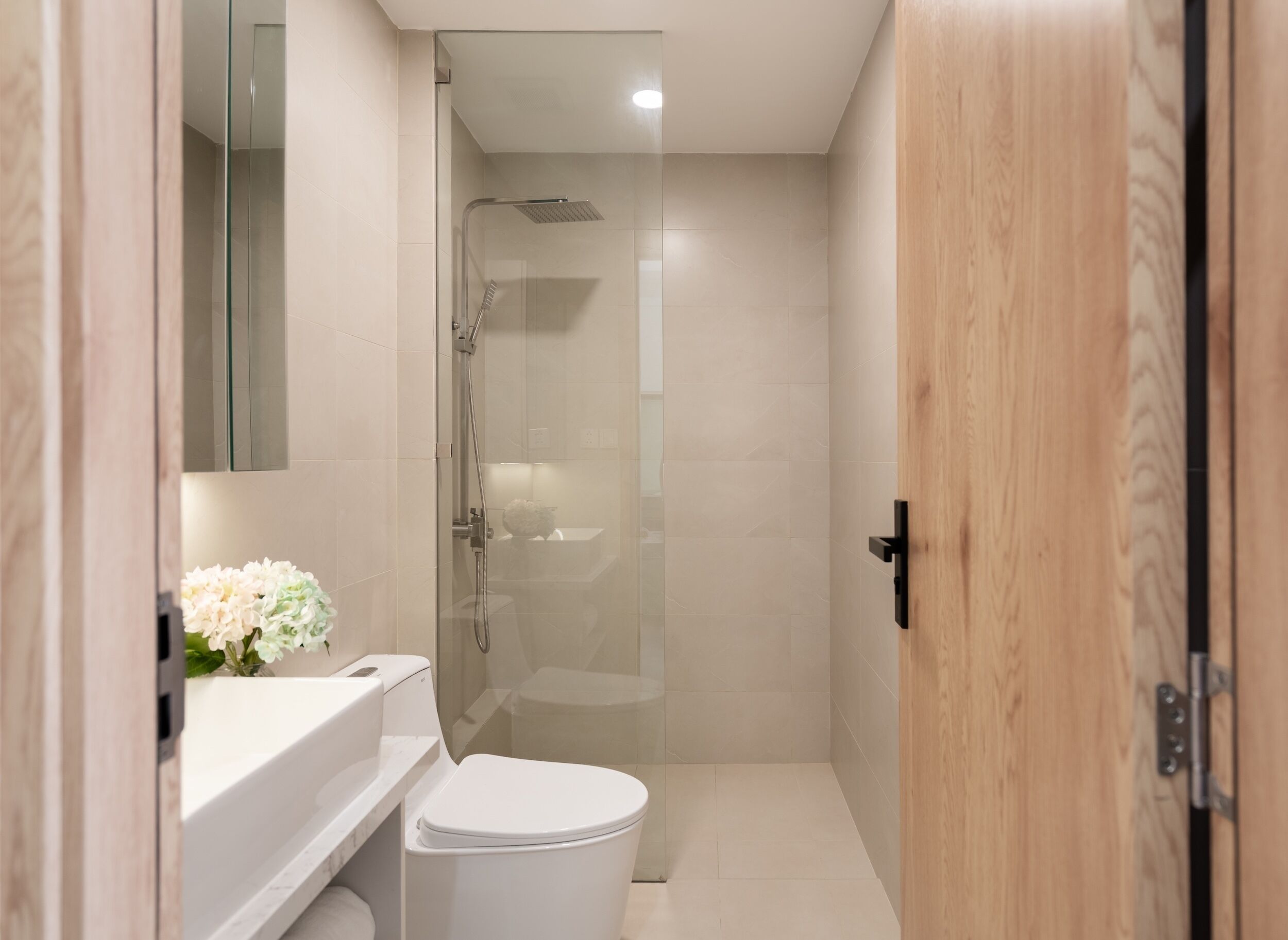 Deluxe Studio, City View | Bathroom
