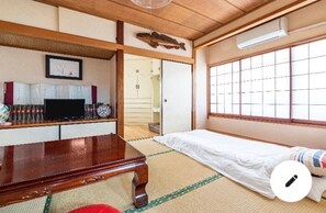 2 slaapkamers, een strijkplank/strijkijzer, wifi, beddengoed