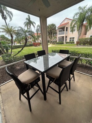 Outdoor dining - Relax & Play in Our Port St. Lucie Golf con (Port St. Lucie)