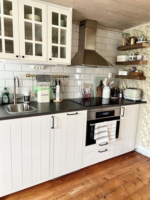 Micro-ondes, four, plaque de cuisson, lave-vaisselle